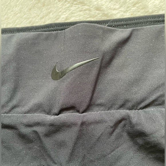 Nike Women’s Golf Skirt With Built in Shorts and Pockets - Picture 6 of 6